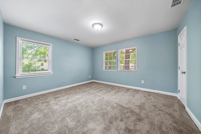 Building Photo - 1247 Cherokee Ave