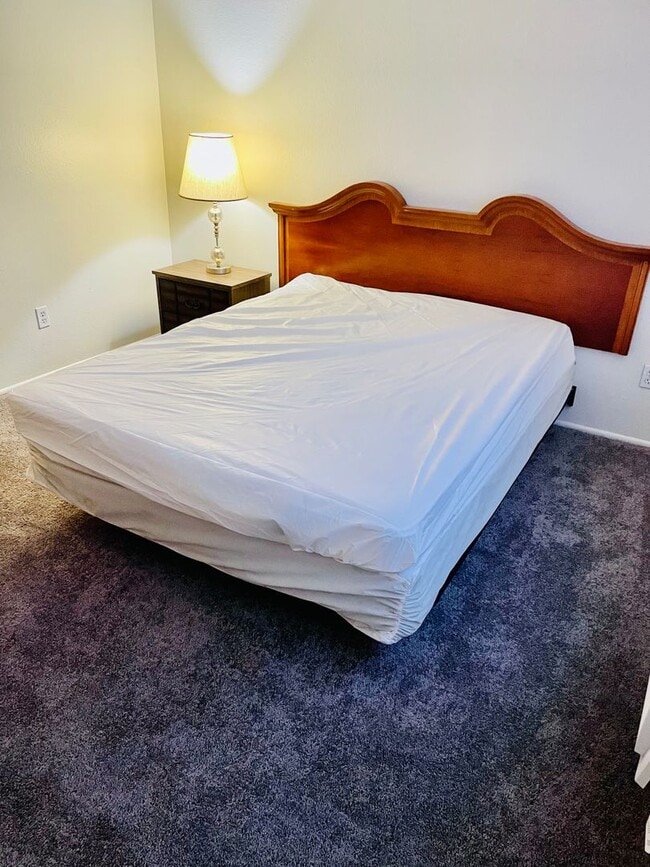 Building Photo - Studio Apartment on Las Vegas Strip - Close to all of the Excitement & More!!