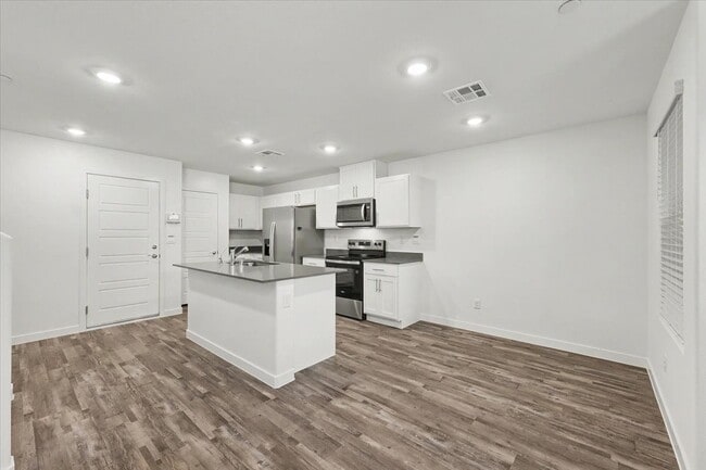 Building Photo - 9653 Horseshoe Cyn St