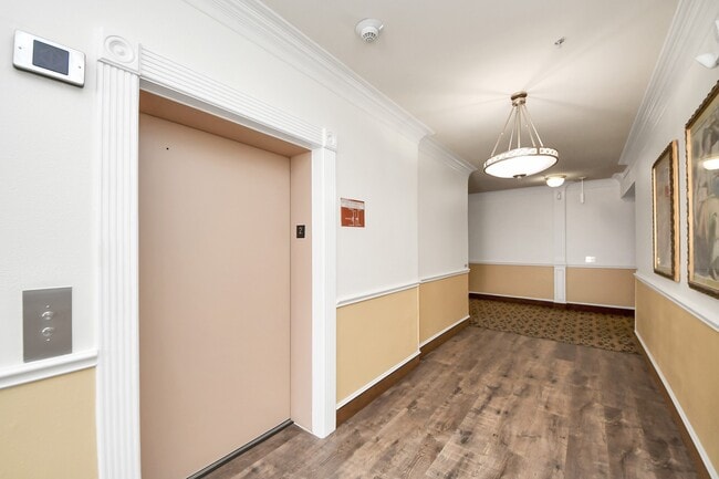 Building Photo - 2111 Welch St