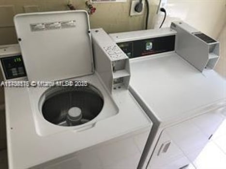 Building Photo - 624 SW 16th Ave