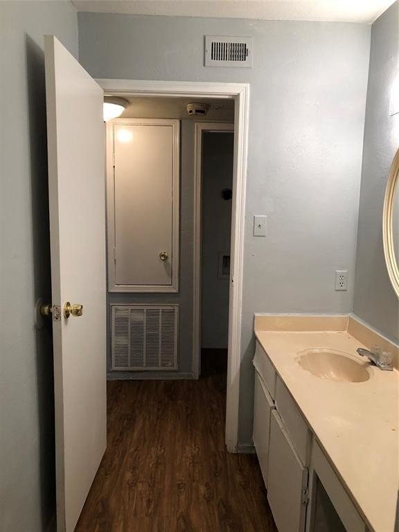 Building Photo - 12500 Sandpiper Dr