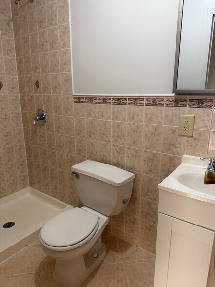 Building Photo - 463 Beach 68th St
