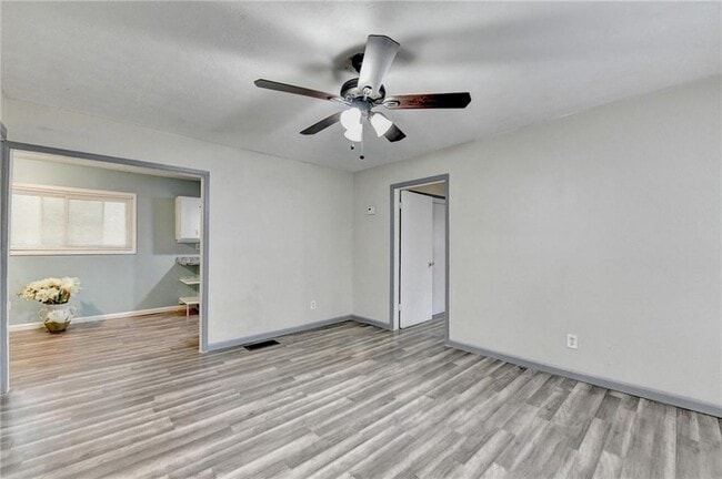 Building Photo - 103 Dogwood Ln