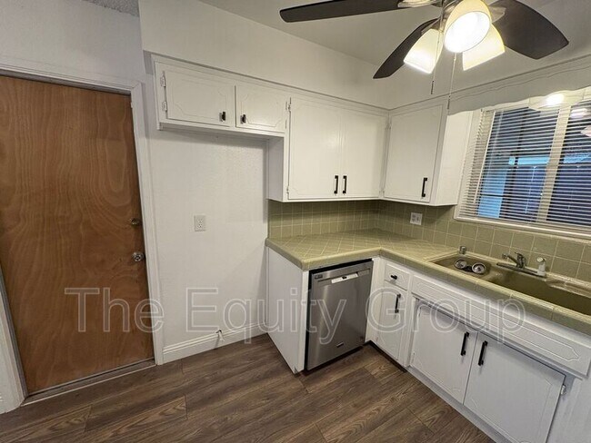 Building Photo - 1439 W Evans Ave