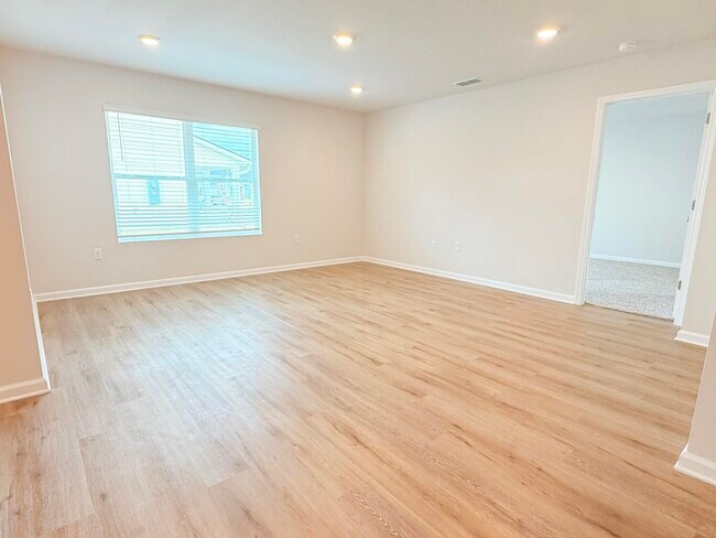 Building Photo - 1946 Tree Swallow Dr