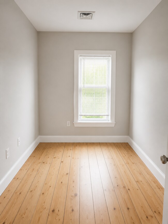 Building Photo - 14 Humboldt Pl