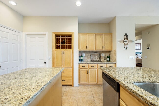Building Photo - 60661 Juniper Ln