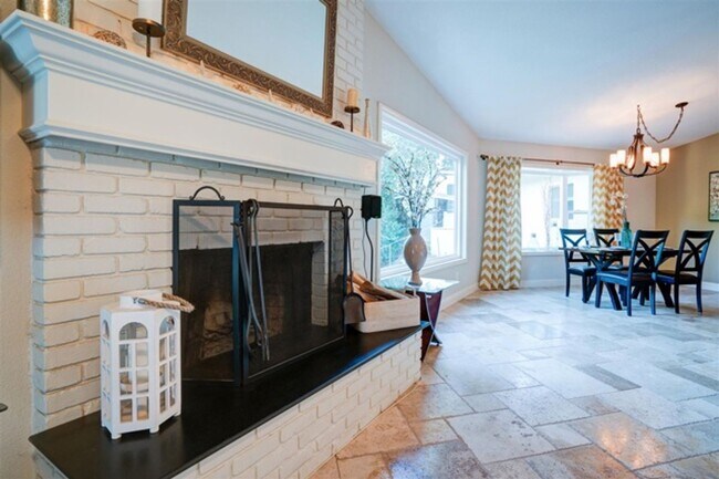 Building Photo - Beautiful 3 bedroom, 2 bath in San Diego County Estates- Amazing backyard, perfect for entertaini...
