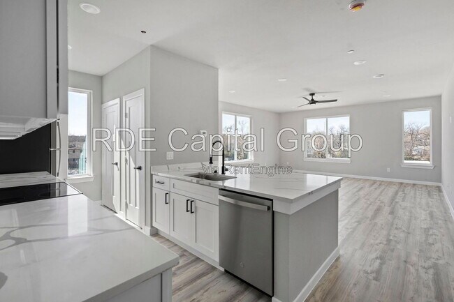 Building Photo - 948 S Corinth St Rd
