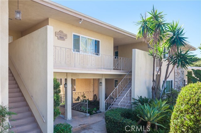 Building Photo - 251 Lower Cliff Dr