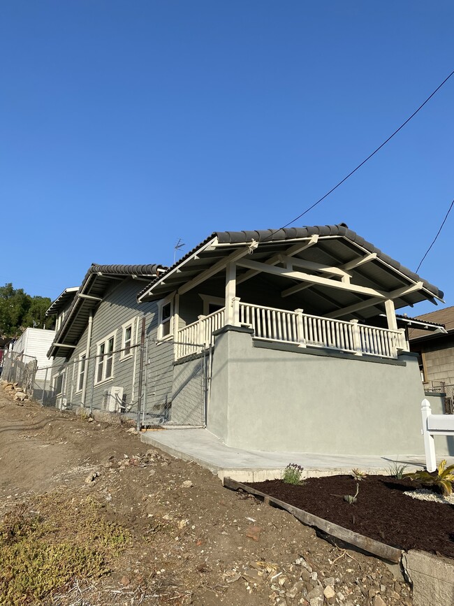 Building Photo - 655 Solano Ave