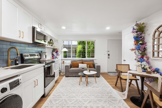 Building Photo - Stayoo Apartments