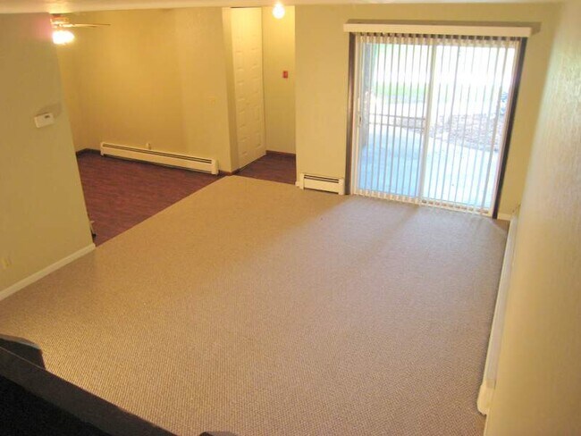 Primary Photo - 209 Royal Ct