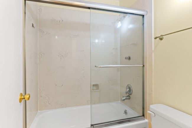 Building Photo - Modern Oakland Living: New Floors, Private Balcony, and Parking