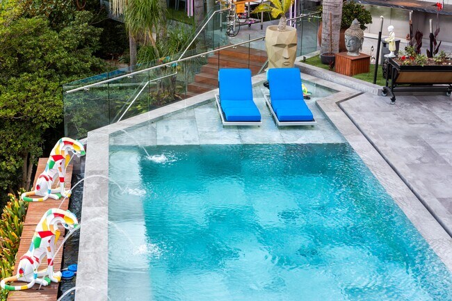 Building Photo - 8356 Sunset View Dr