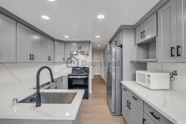 Building Photo - 4035 Egret Ct