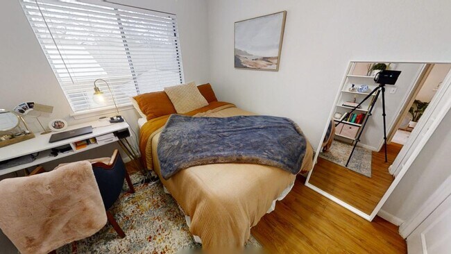 Building Photo - 1610 Waterston Ave