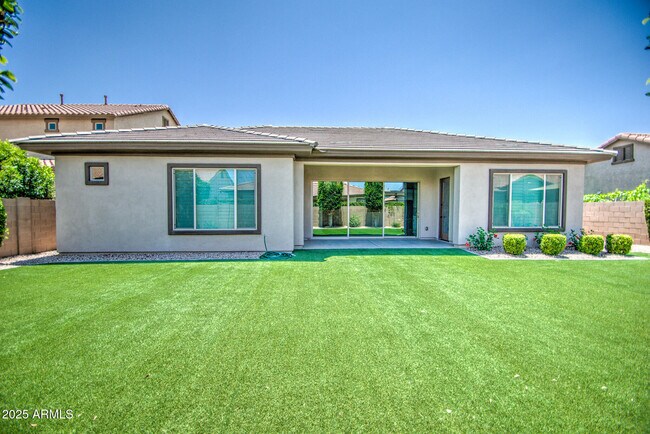 Building Photo - 7128 E Posada Ave