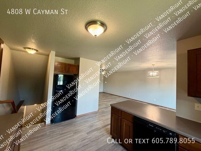 Building Photo - 4808 W Cayman St
