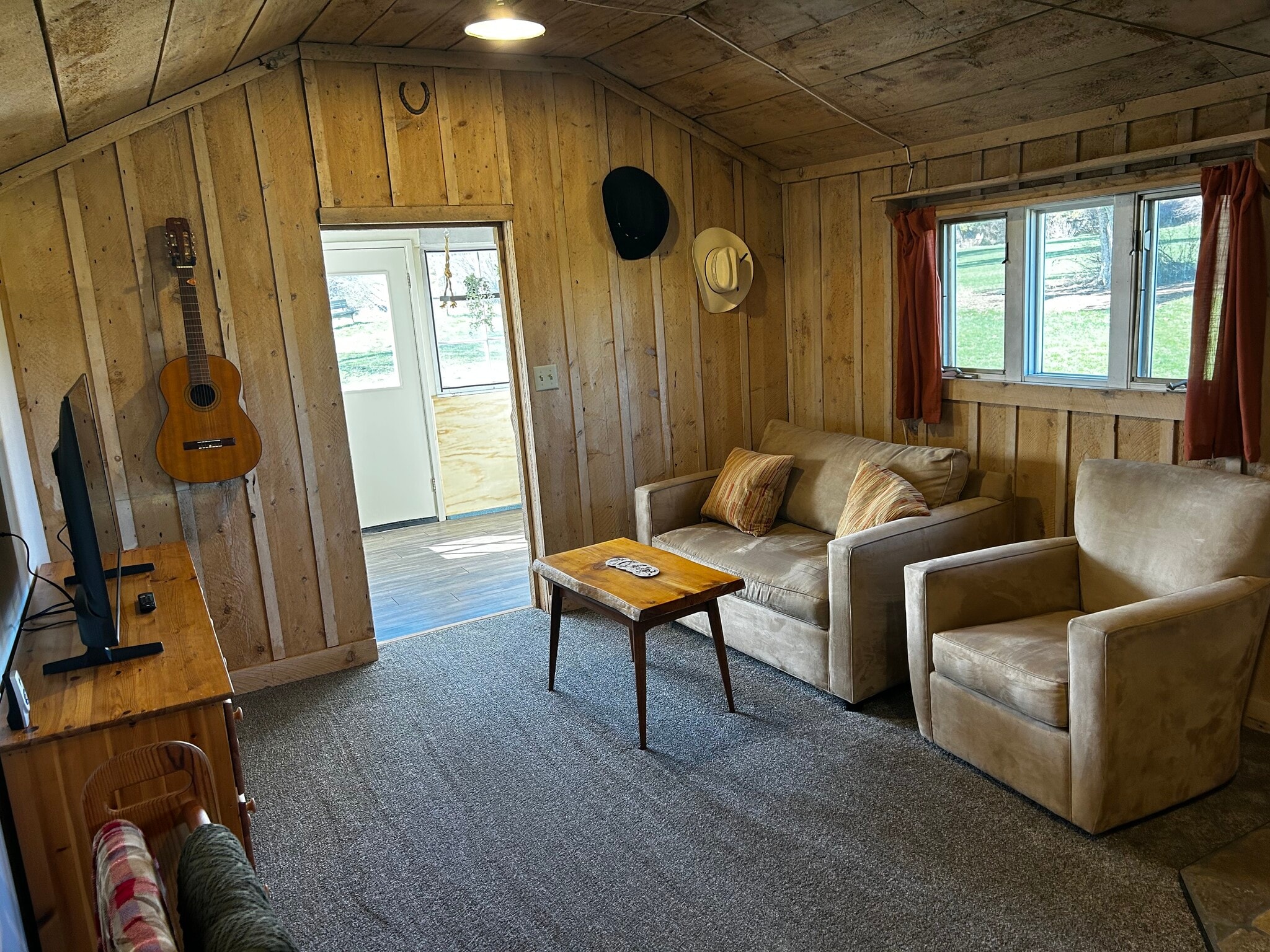 Building Photo - 810 Watt Canyon Rd