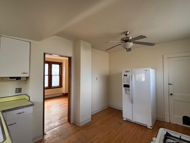 Building Photo - 2 BR/1 BA Single-Family Home in the Mac-Groveland Neighborhood!