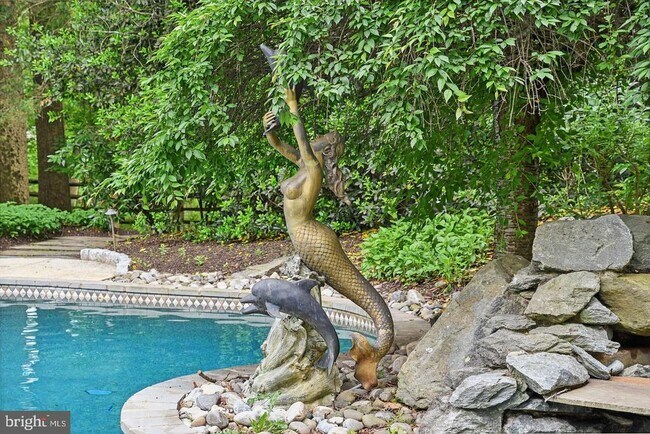 Building Photo - 9939 Bentcross Dr