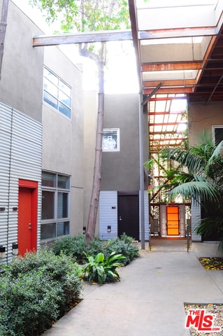 Building Photo - 2135 E 7th Pl