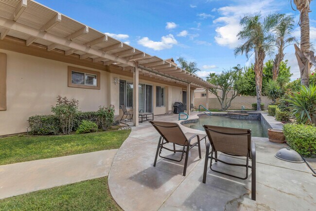 Building Photo - 44397 Mesquite Dr