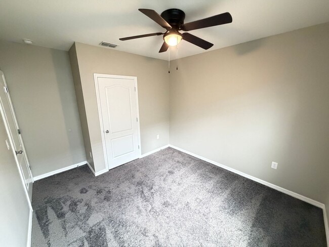 Building Photo - Fantastic 4 Bedroom, 2 Bathroom Home in New Smyrna Beach!!
