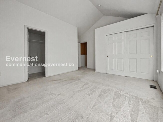 Building Photo - 451 Stardust Ct