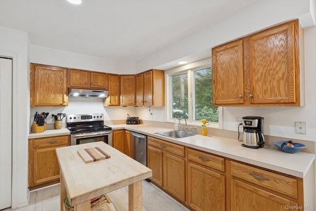 Building Photo - 5125 Main Bayview Rd