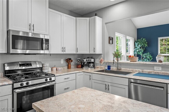 Building Photo - 3071 Liberty Ledges Dr