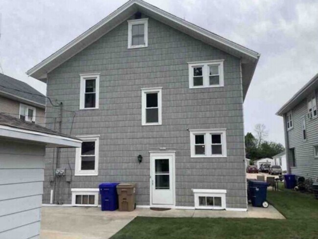 Building Photo - Playground
