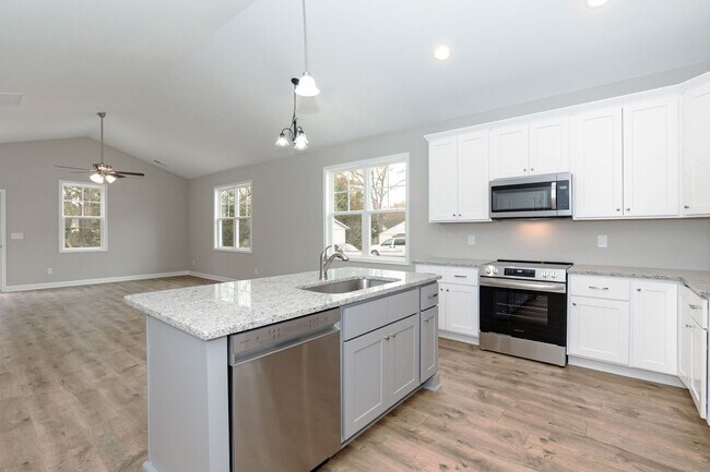 Building Photo - NEW Construction Three Bedroom Home