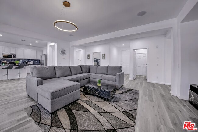 Building Photo - 82580 Yeager Way