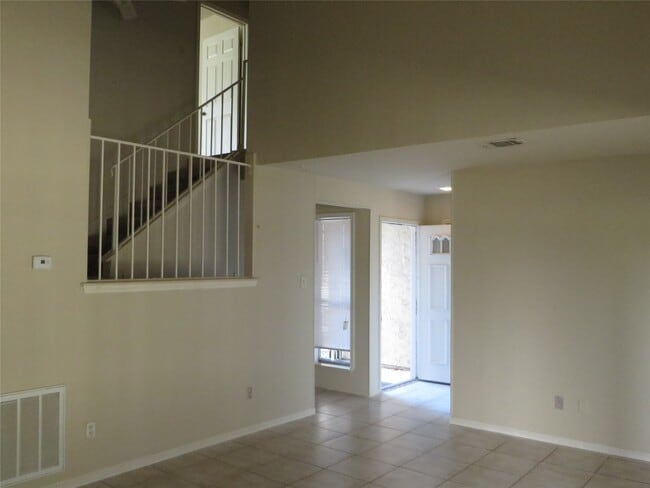 Building Photo - 4527 Terrace Manor Dr