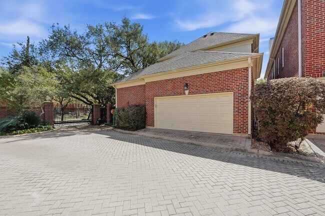 Building Photo - 3210 Maroneal St