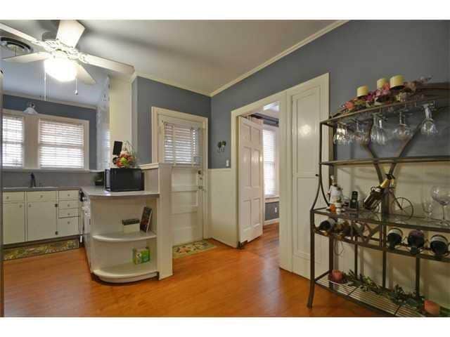 Building Photo - 909 E 38th 1/2 St