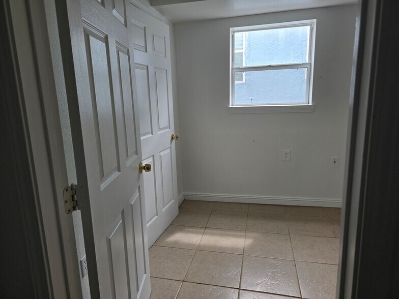 Building Photo - 3718 Franklin Ave