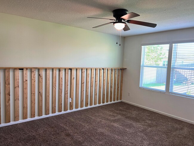 Building Photo - Stylish 4-Bedroom Home with Fenced Yard – Prime Location!