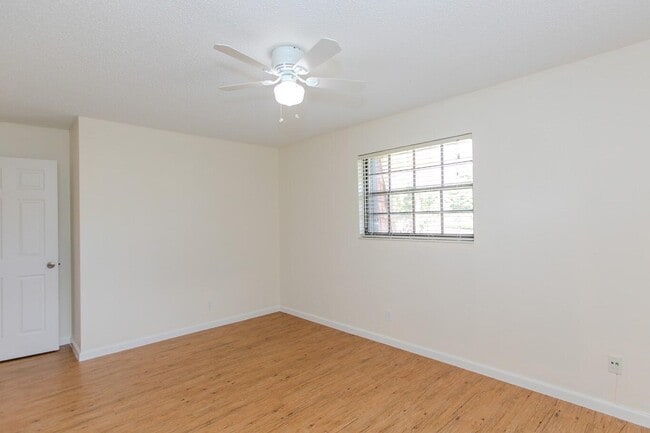 Building Photo - 4464 Oak Terrace Dr