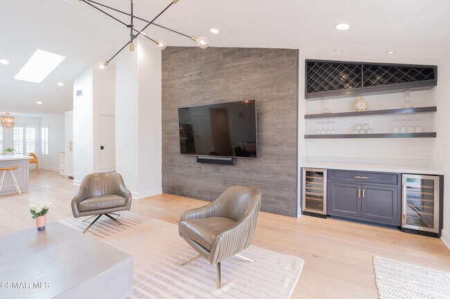 Building Photo - 2653 Via Zurita Ct