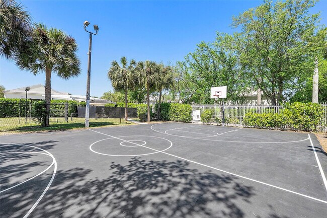 Building Photo - 9914 NW 56th Pl