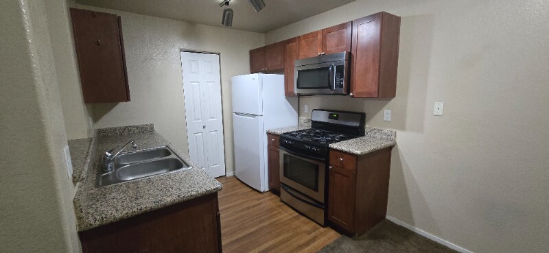 Building Photo - 2120 Ramrod Ave