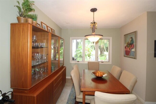 Building Photo - 4532 Ascot Cir N