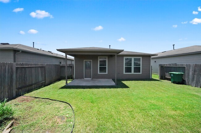 Building Photo - 2719 Skyview Long Dr