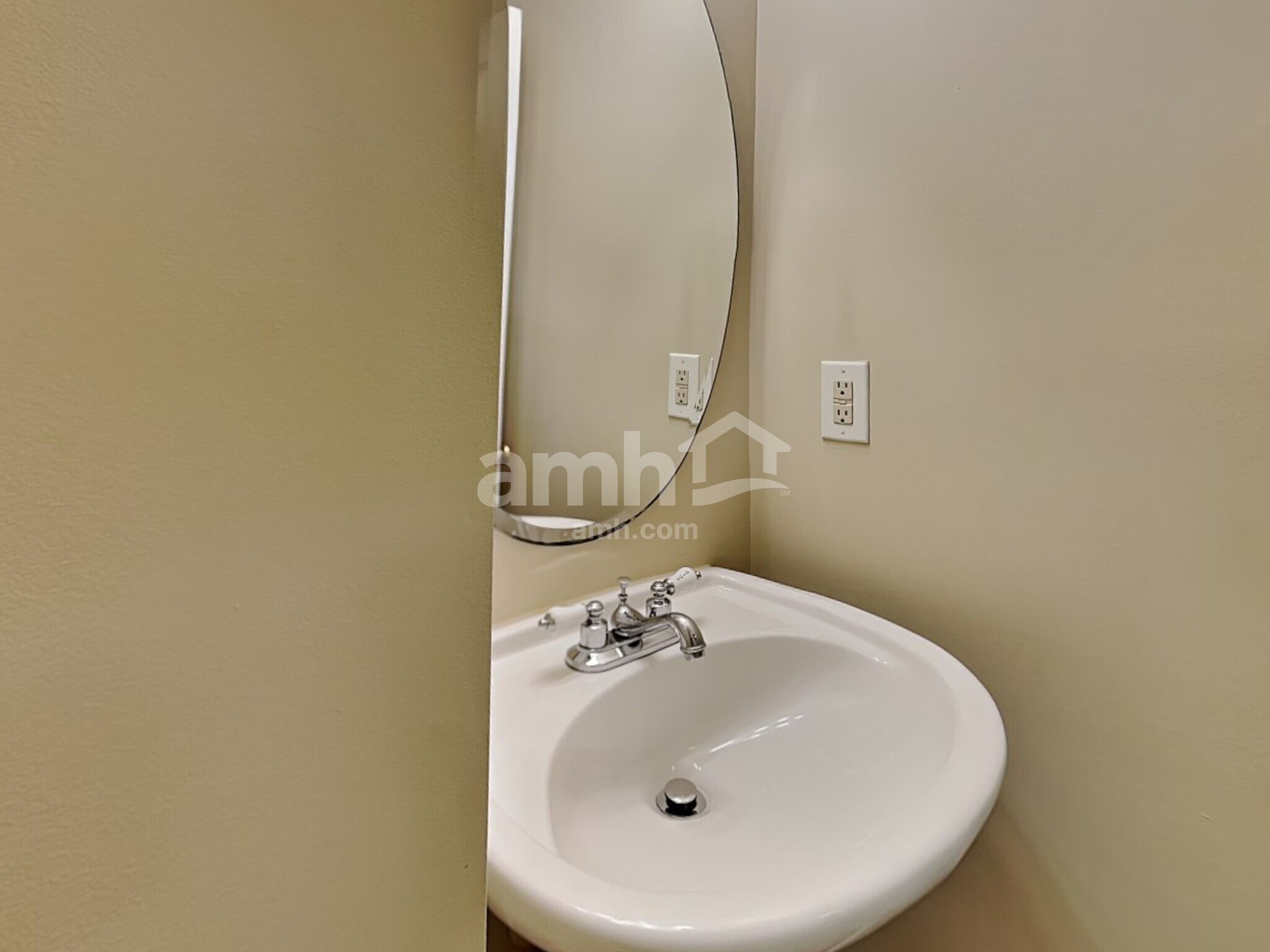 Building Photo - 6437 Saybrooke Dr