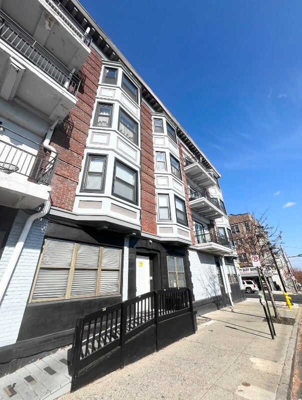Primary Photo - 202 N 6th St