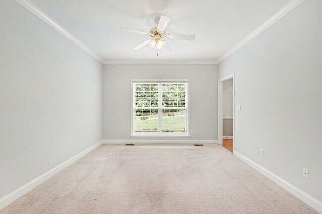 Building Photo - 24 Crestwood Ln